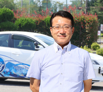 西多摩自動車学校 武内 雄司指導員『自動車免許をお考えのあなた!西多摩自動車へお立ち寄り下さい。』